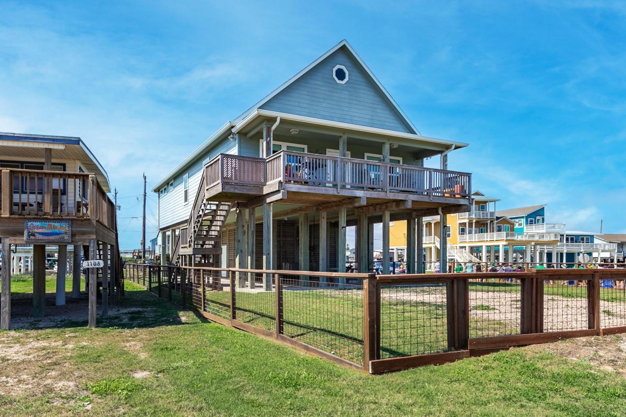 Beach Cottage With 3Br - Ocean View - Balcony Home Surfside Beach Exterior photo