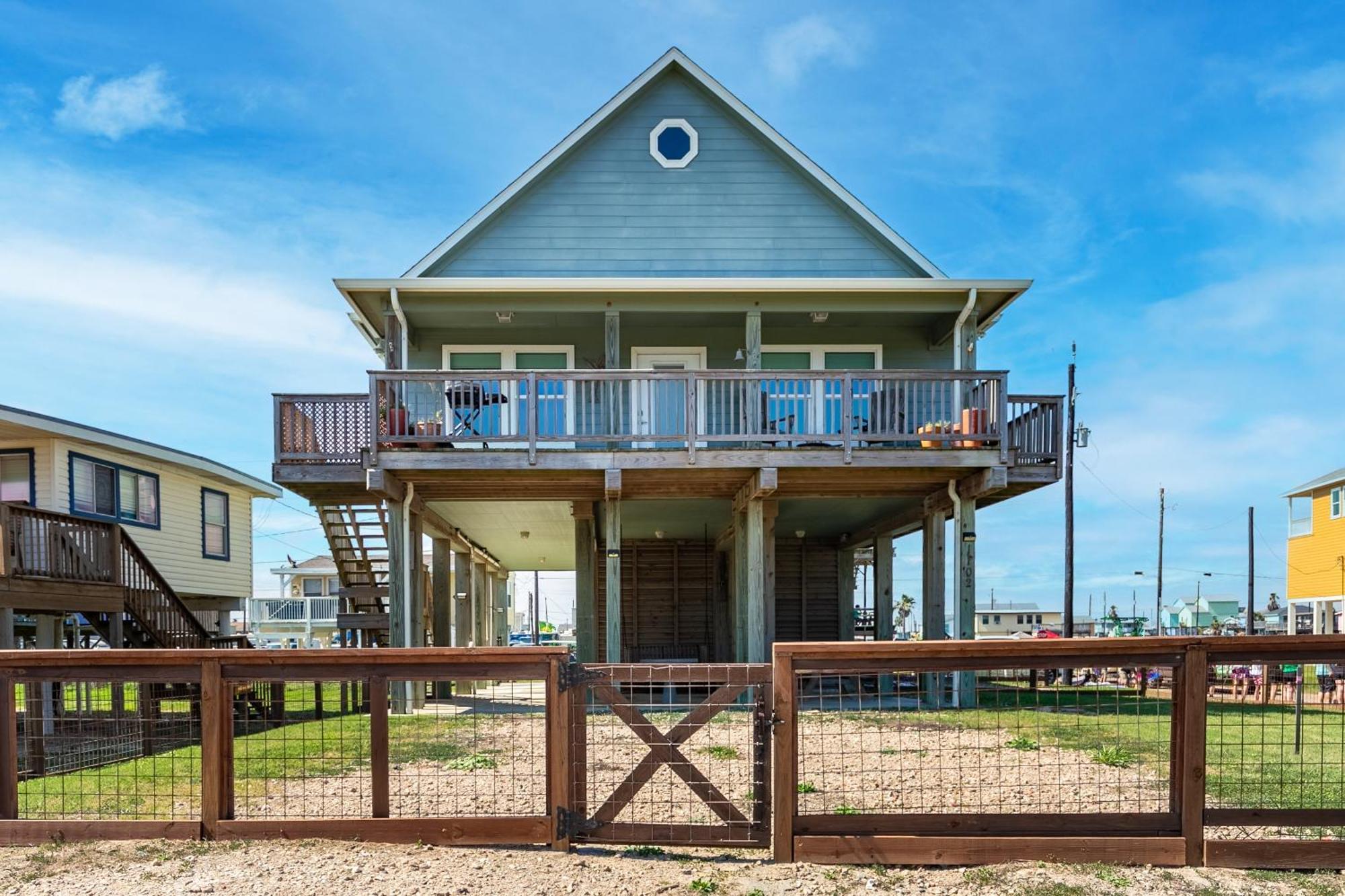 Beach Cottage With 3Br - Ocean View - Balcony Home Surfside Beach Exterior photo